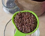 Foto del paso 1 de la receta: Galletitas de harina de sorgo con chía y lino 🌱 Sin balanza, sin gluten 🌱 Crackers gluten free 🌱