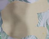 Foto del paso 2 de la receta: Pizza margarita de Mickey Mouse con masa casera y tomate casero