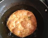 A picture of step 5 of Spicy masala puri.
