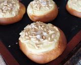 Foto del paso 6 de la receta Bollitos brioche con crema, piñones y coco