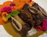 Foto del paso 7 de la receta: Costillas de res confitadas acompañadas de una salsa de guaje con vino rosado