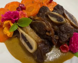 Foto del paso 7 de la receta: Costillas de res confitadas acompañadas de una salsa de guaje con vino rosado