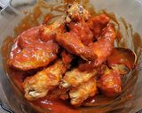 Csirkeszárny ragacsos szószban recept fázis 6 fotója