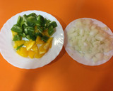 Foto del paso 2 de la receta: Pollo con verduras y tomate frito