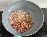 ડ્રાય ફ્રૂટ ચીકી (dry fruits chikki recipe in gujarati) રેસીપી સ્ટેપ2ફોટો
