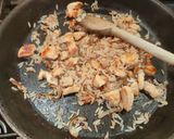 Une image de l'étape 3 de Omurice (ou omelette fourrée).