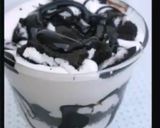 A picture of step 3 of Oreo delight.