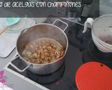 Foto del paso 5 de la receta Salteado tradicional de acelgas con champiñones al ajillo