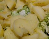Foto del paso 1 de la receta: Ensalada de lechuga y papas al limón
