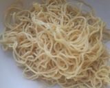รูปขั้นตอนการทำที่ 1 ของ ลวกบะหมี่ในไมโครเวฟ 4 mins Egg noodles in Microwave