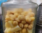 A picture of step 3 of 3 Variety SALAD JARS.