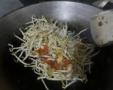 Foto langkah ke 3 dari resep Tumis Toge Ikan Teri.
