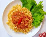 Foto langkah ke 3 dari resep Mie Tuna Saus Pedas.