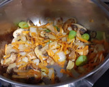 Foto del paso 2 de la receta: Sopa de Portobellos 🥣