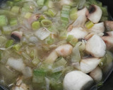 Foto del paso 3 de la receta: Crema de puerro y champiñones con Gorgonzola