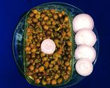 A picture of step 5 of Chana Masala.