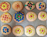 Foto del paso 9 de la receta: Galletas con chocolatinas de colores