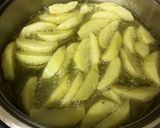 A picture of step 3 of Homemade potato chips.