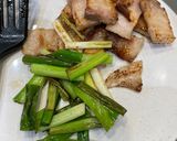 A picture of step 2 of Pork belly cold udon.