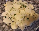 Foto del paso 6 de la receta: Pollo en salsa con patatas y champiñones