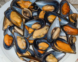 Foto del paso 1 de la receta: Mejillones con salsa de romesco