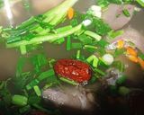 Hình bước làm 3 của món Canh giò heo nấu đậu đen táo đỏ