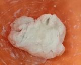 A picture of step 2 of Chicken tikka pizza (without oven bake in pateela).