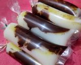 Foto langkah ke 3 dari resep Es Lilin Coklat Susu.