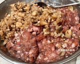 A picture of step 4 of Baked Stuffed Mushrooms with Pork.