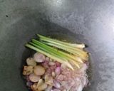 Foto langkah ke 3 dari resep Ungkep ayam kampung pedas.