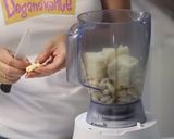 A picture of step 2 of Ajo Blanco (Spanish Almond and Garlic Cold Soup).