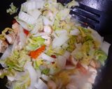 Foto langkah ke 3 dari resep Tumis sawi putih dan tahu sederhana.