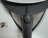 Foto del paso 1 de la receta: Masa súper fácil para rebozados con cerveza
