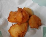 A picture of step 3 of Ikhekhe elinamafutha - Fatcake - Vetkoek.