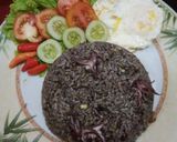 Foto langkah ke 5 dari resep Nasi Goreng Cumi Hitam.