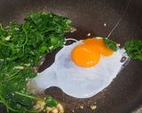 รูปขั้นตอนการทำที่ 2 ของ ตำลึงผัดไข่ โลว์คาร์บ