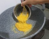 Foto langkah ke 3 dari resep Pancake ubi ala fe.