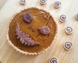 A picture of step 7 of Jack Skellington Pumpkin Pie.