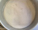 Foto del paso 1 de la receta: Torta invertida de manzanas y peras
