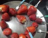 White chocolate coated strawberry recipe step 3 photo