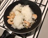 Foto langkah ke 7 dari resep Makanan AnakNasi Goreng Udang.