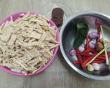 Foto langkah ke 1 dari resep Tempe Orek Kering.