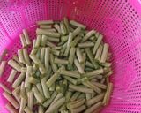 Foto langkah ke 1 dari resep Tumis Buncis Daging Jamur.