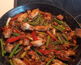 Foto del paso 4 de la receta: Arroz con pollo, costilla y verdura