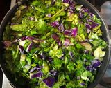 Foto del paso 5 de la receta: Tortilla espinaca, lechuga y repollo morado