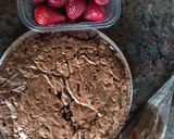 Foto del paso 5 de la receta: Torta brownie con frutillas 🤩
