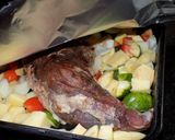 Foto del paso 8 de la receta: Colita rellena acompañada con verduras al horno