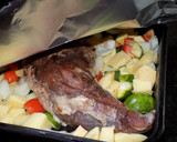 Foto del paso 8 de la receta: Colita rellena acompañada con verduras al horno