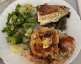 Foto del paso 3 de la receta: Patata, brócoli con pechuga de pollo al chimichurri y queso fundido por dentro