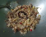 Foto langkah ke 3 dari resep Nasi goreng spesial ultah CP dan ultahku.